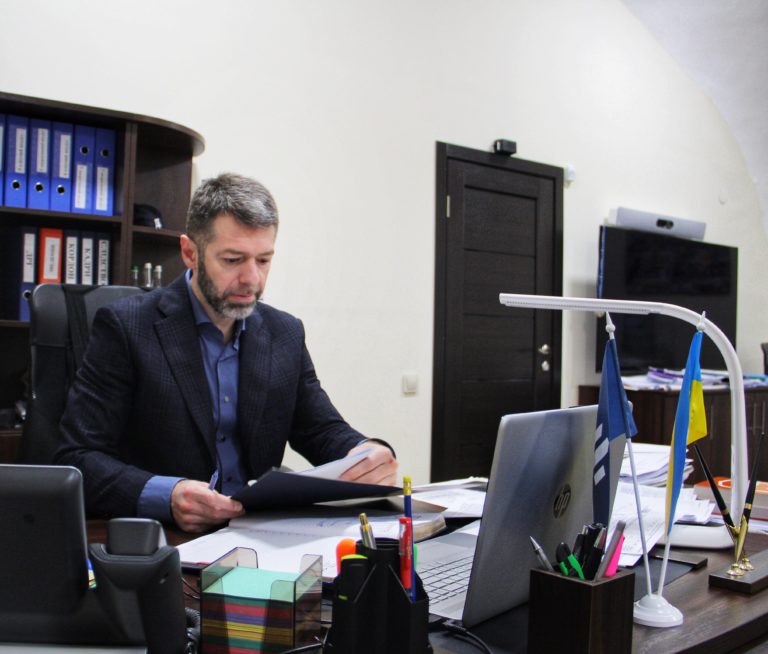 “Ліс є пріоритетним напрямком”: як на Прикарпатті працює ДБР – український аналог ФБР