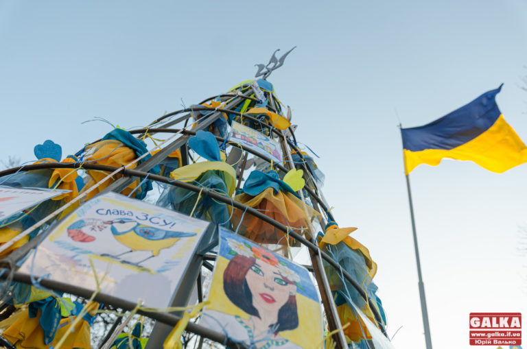 У Франківську відкрили головну ялинку: як це було (ФОТОРЕПОРТАЖ)