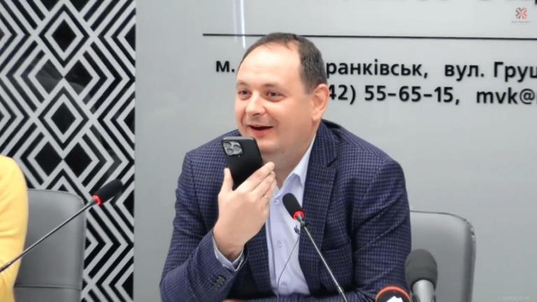 Тепер щоп’ятниці франківці можуть телефонувати меру: куди і коли дзвонити