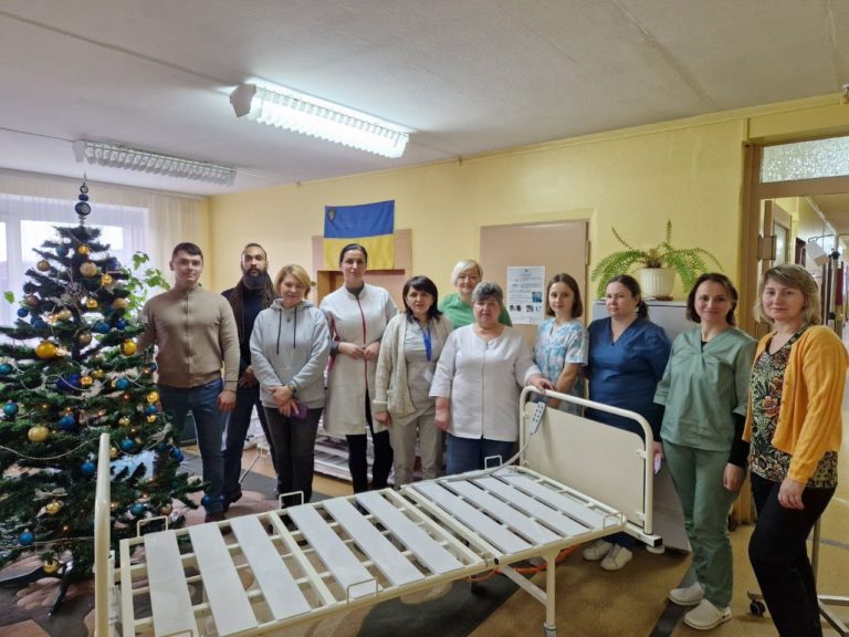З Литви передали 26 спеціальних ліжок у медзаклади Прикарпаття (ФОТО)