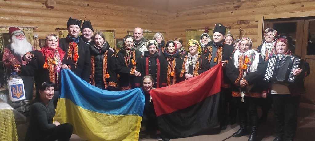 Понад 100 тисяч гривень наколядували у Татарові для ЗСУ (ФОТО)