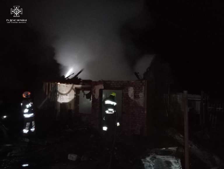 У Тисменичанах на місці пожежі виявили тіло чоловіка (ФОТОФАКТ)
