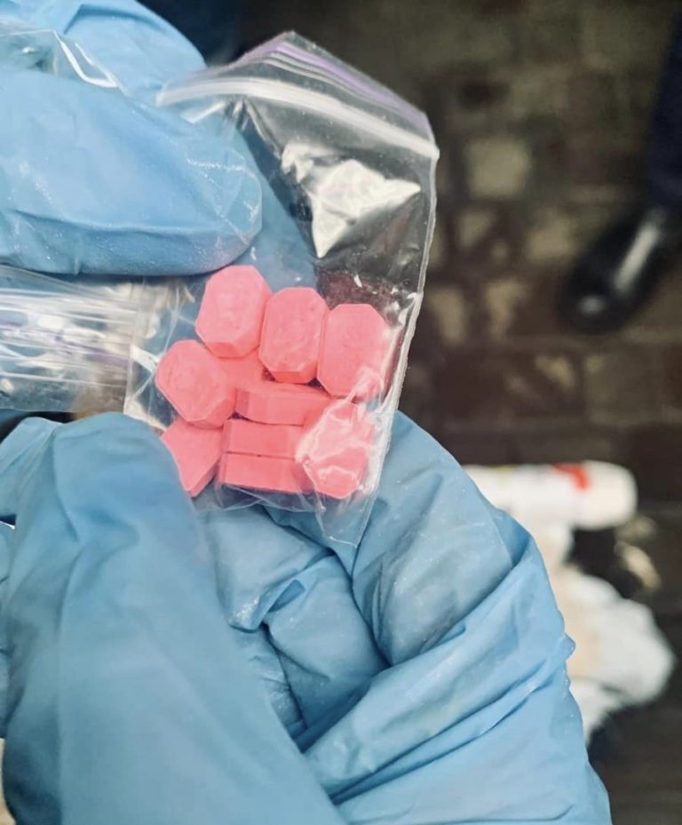 Франківець через інтернет замовив наркотики – його спіймали правоохоронці (ФОТО)