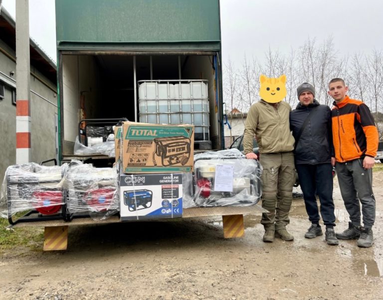 Воїнам коломийської “десятки” передали генератори від благодійників з Болгарії (ФОТО)