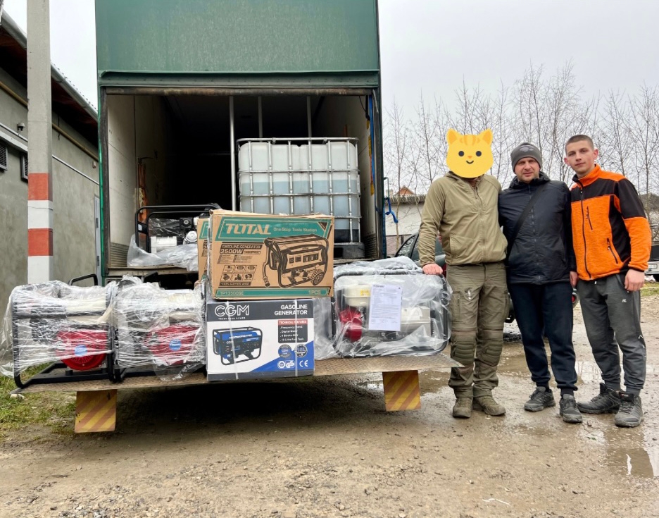 Воїнам коломийської “десятки” передали генератори від благодійників з Болгарії (ФОТО)
