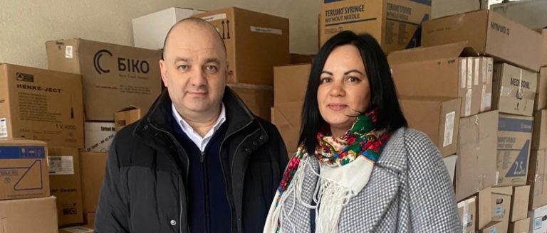 Долинський дитбудинок “Теплий дім” отримав демісезонний одяг та теплі речі