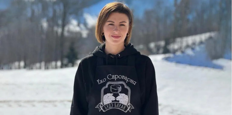 Як фермерка з Косівщини відмовилась від медичної кар’єри, створила сироварню та забезпечила доходами односельців