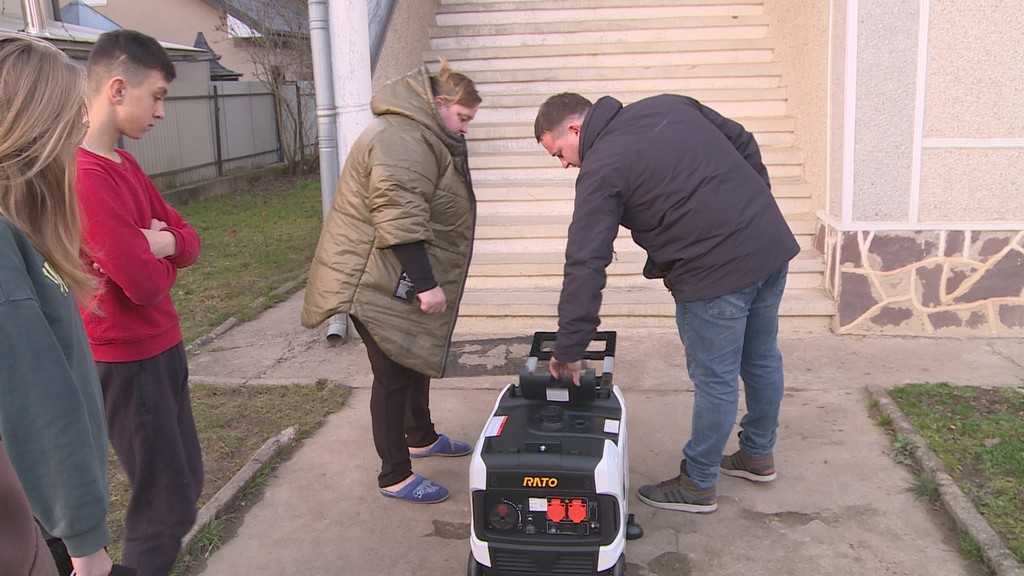 Понад 250 генераторів отримав коломийський “Карітас” від чехів (ВІДЕО)