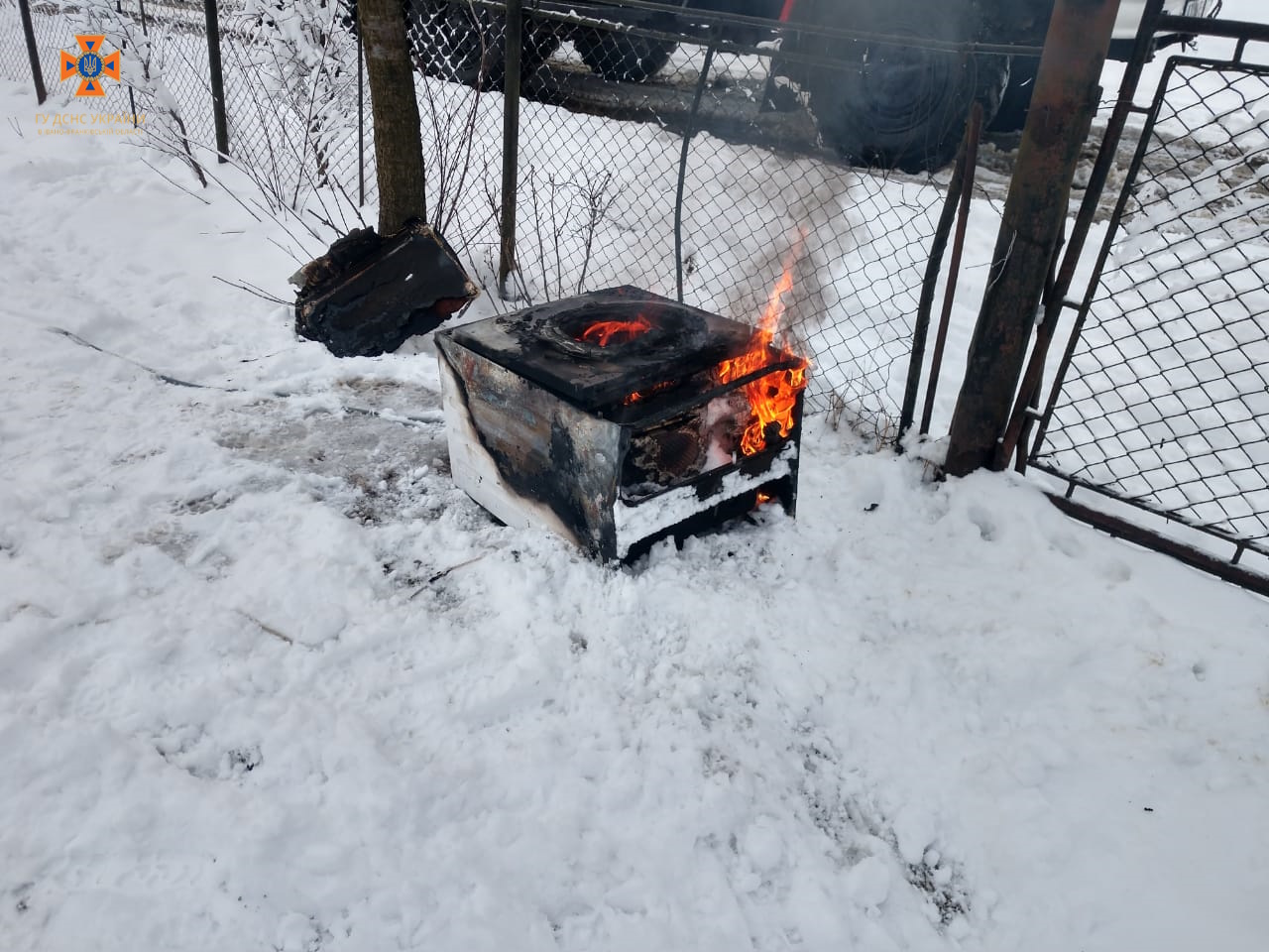 На Косівщині через пожежу “пралки” ледь не згорів житловий будинок (ФОТО)