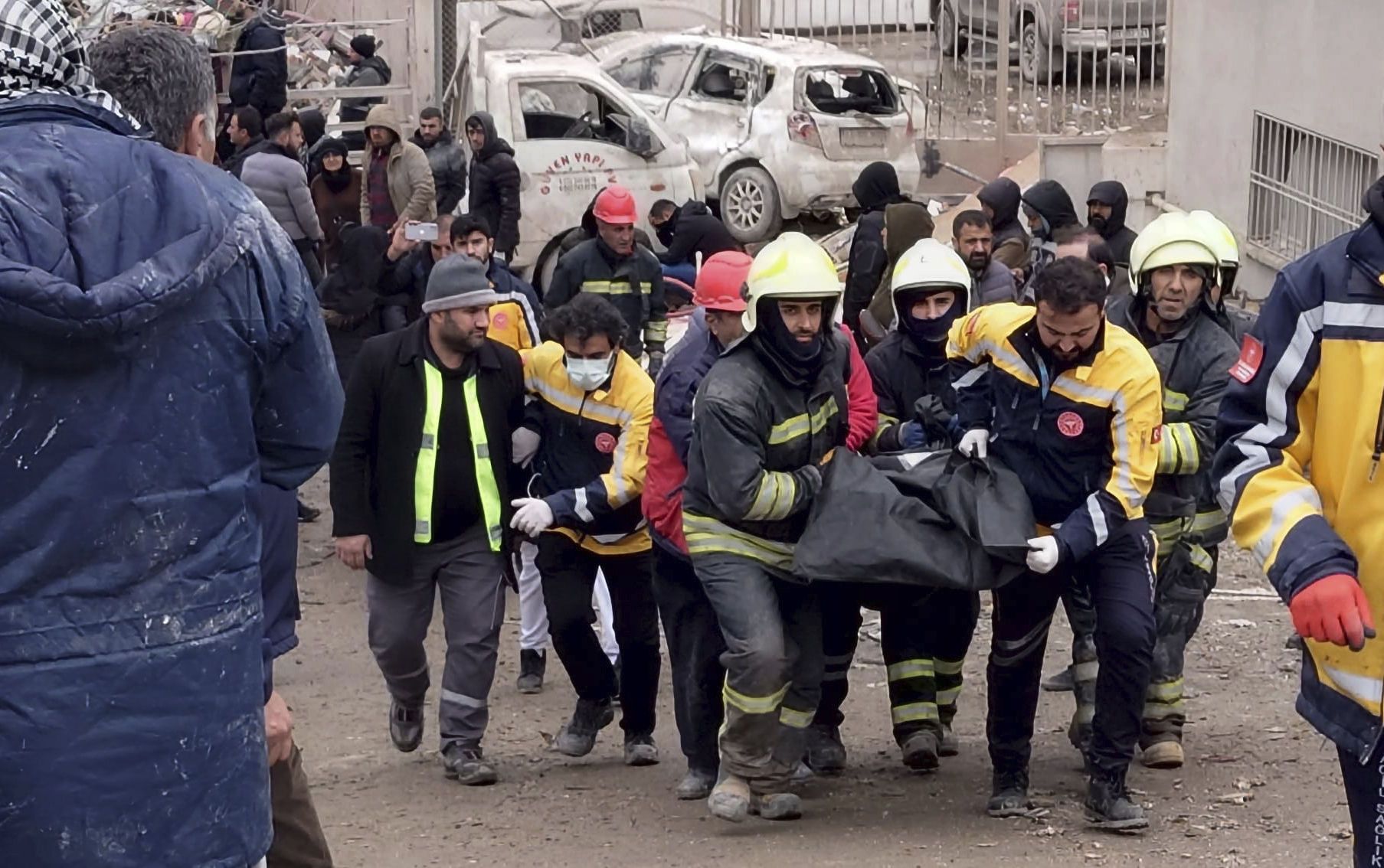 Жертв землетрусів у Туреччині й Сирії вже понад 4200 (ФОТО)