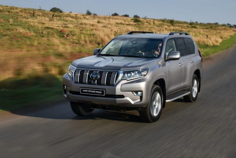 Шкіряний салон та холодильник. Поліція Прикарпаття купила Toyota за 1,8 млн грн