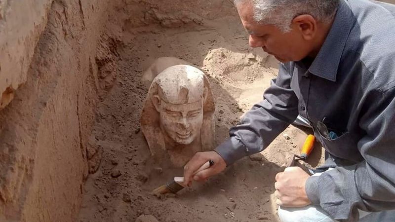 В Єгипті знайшли “усміхненого сфінкса” (ФОТО)