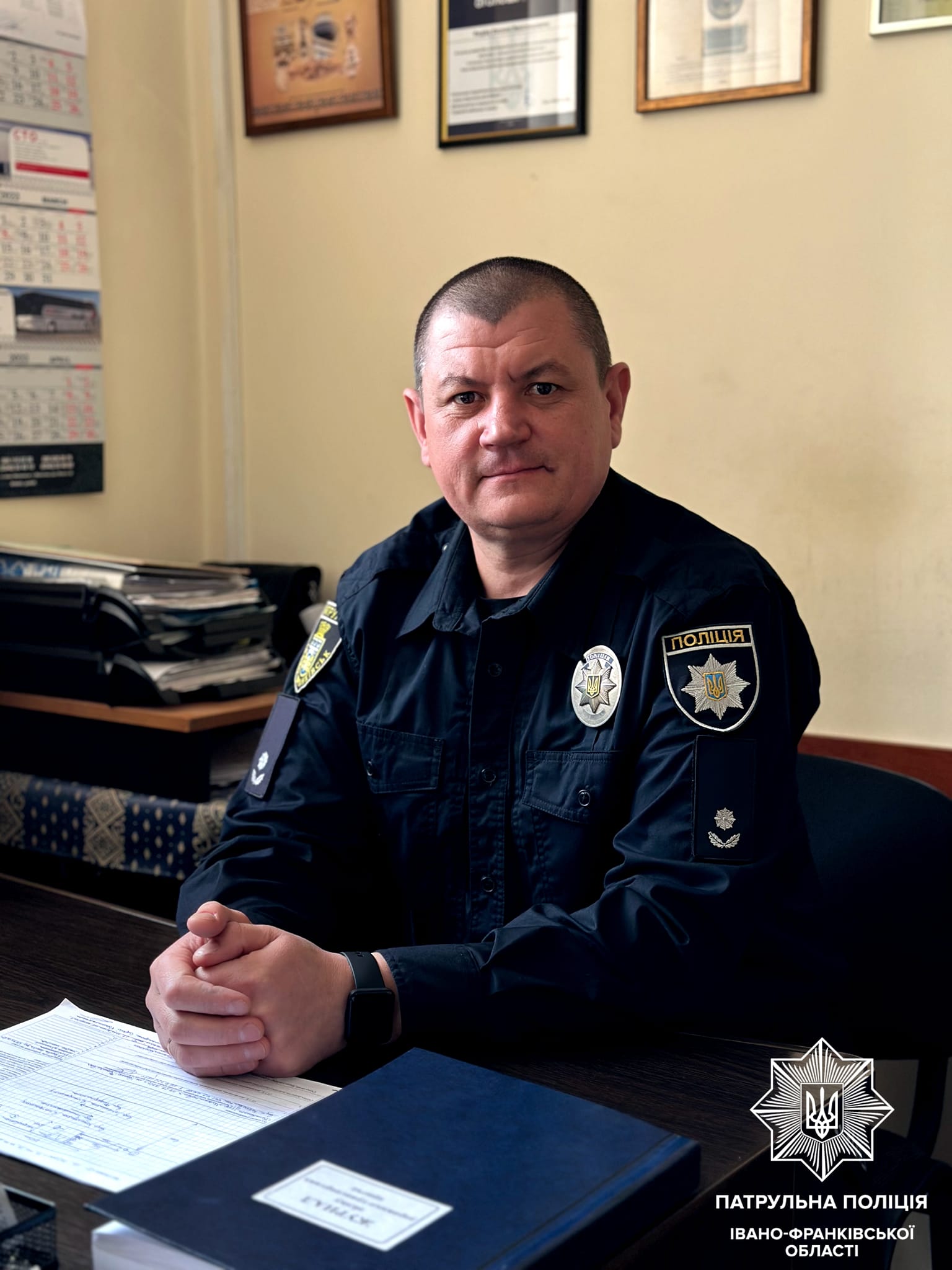 Франківський патрульний у свій вихідний повернув додому 5-річного хлопчика
