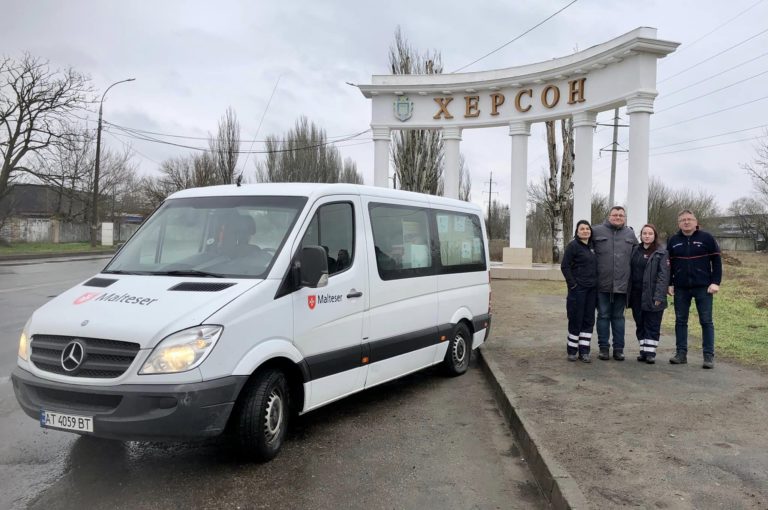 Франківські “мальтійці” вкотре привезли допомогу на деокуповану Херсонщину (ФОТО)