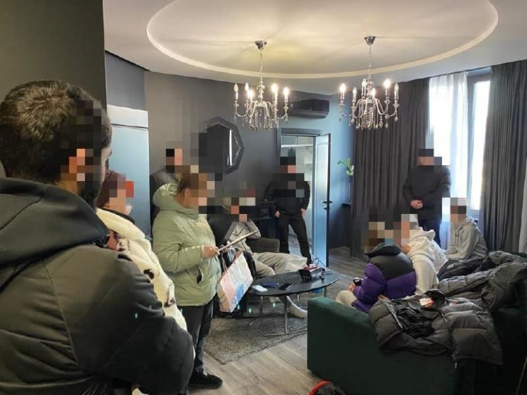 Сексуальне насильство: організатору та ще одному учаснику “п’яних вечірок” повідомили про підозру