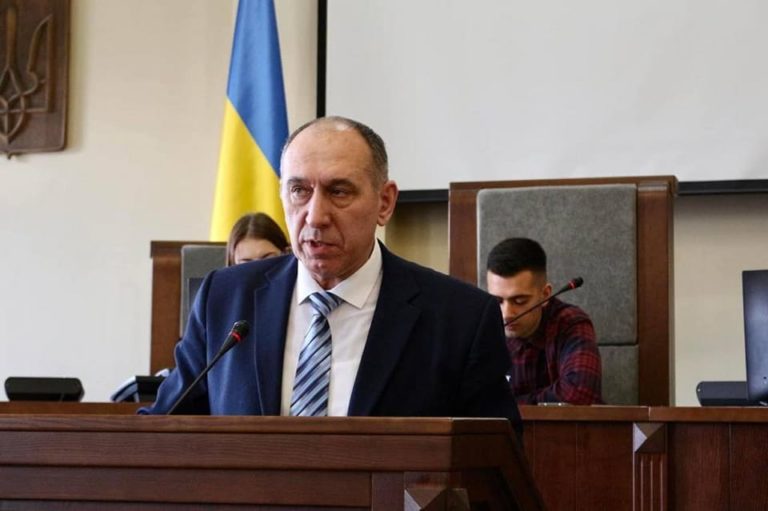 Своє можна відстоювати і під час війни, – нардеп розповів, як у Коломиї директор ліцею зберіг посаду попри тиск