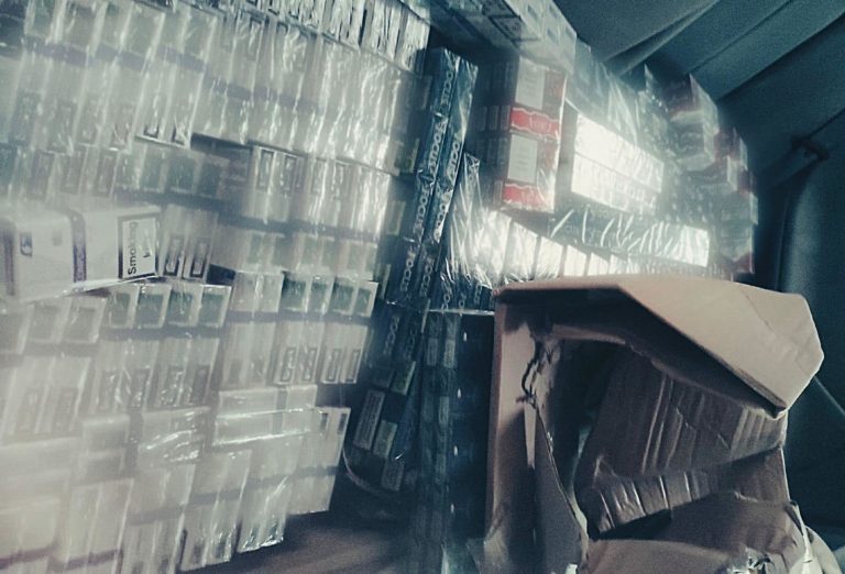 На Надвірнянщині у водія знайшли нелегальні цигарки на понад 200 тисяч гривень (ФОТО)
