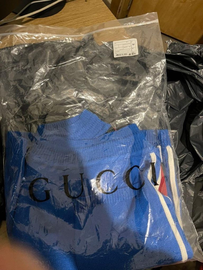 Gucci, Balenciaga, Louis Vuitton: прикарпатець намагався незаконно ввезти в Україну брендові речі на 670 тисяч гривень (ФОТО)