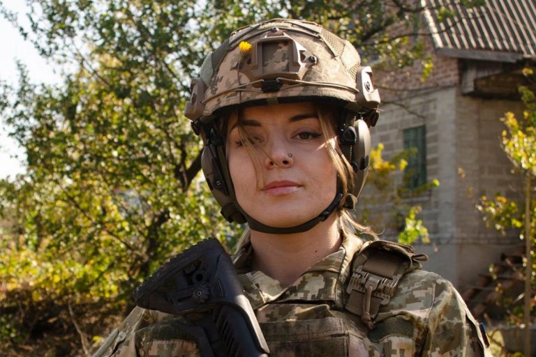 Тилові та бойові посади: прикарпаток кличуть вступати до лав ЗСУ