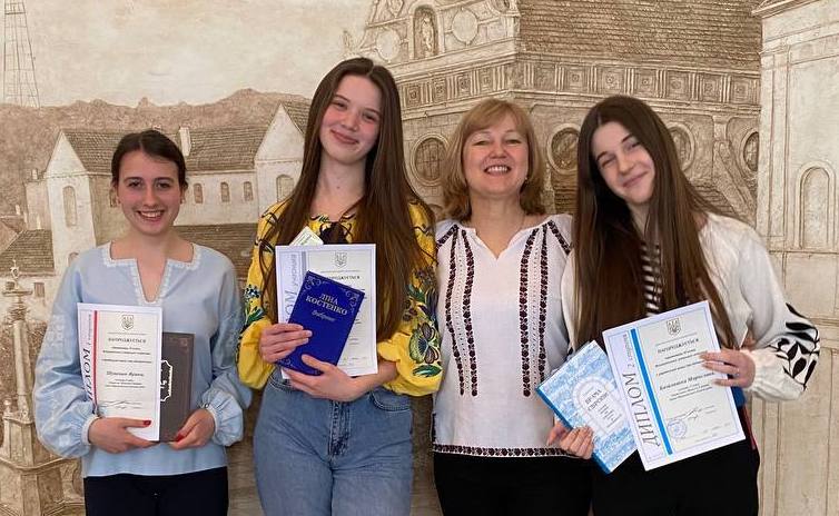 Франківська школярка перемогла на Всеукраїнській олімпіаді з української мови та літератури (ФОТО)