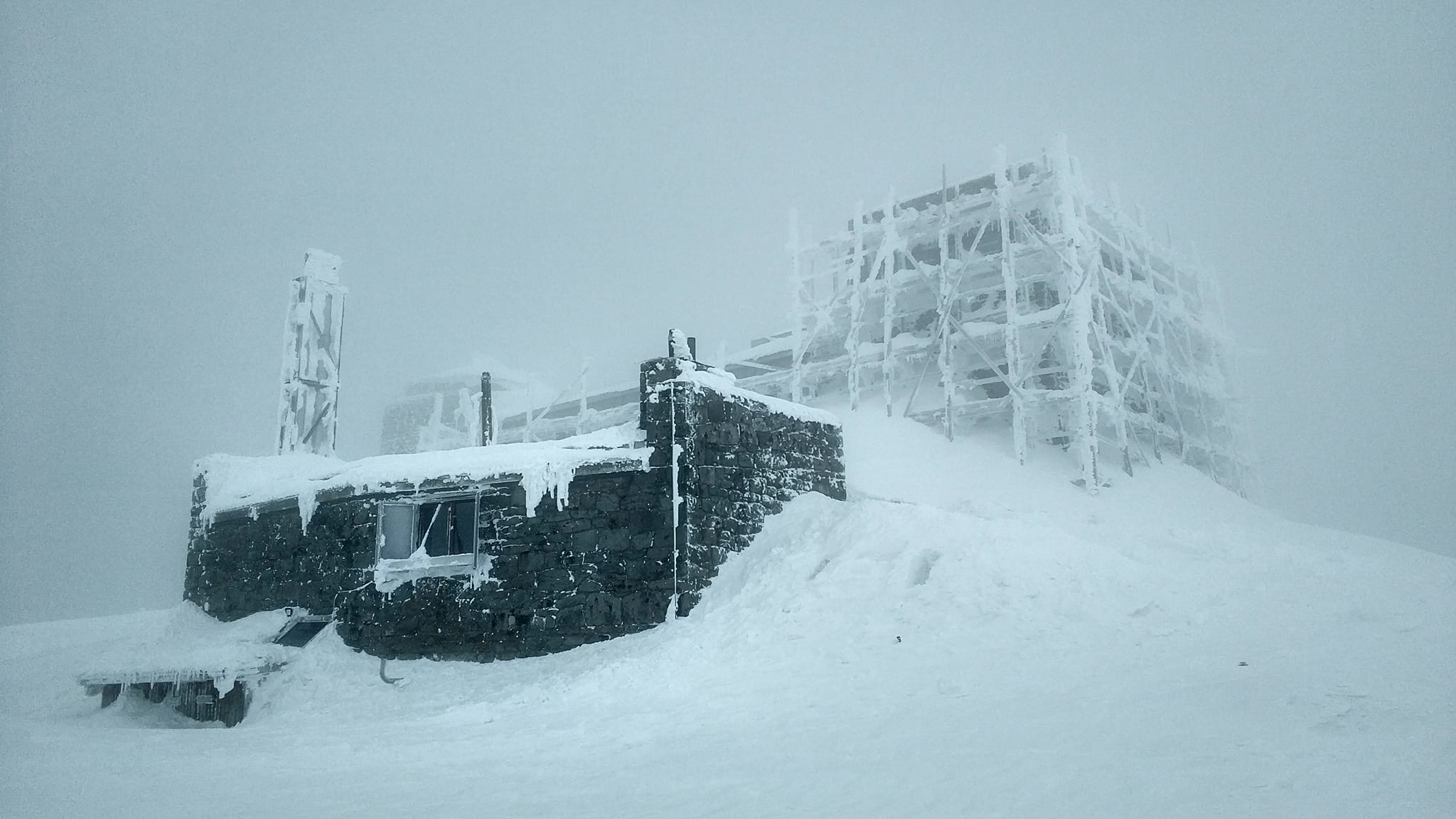 На Чорногорі температура повітря опустилася до -13°C