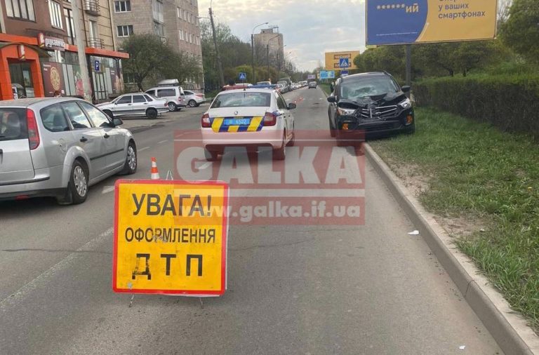 На Набережній пʼяний водій збив жінку на пішохідному – патрульна поліція (ФОТО)