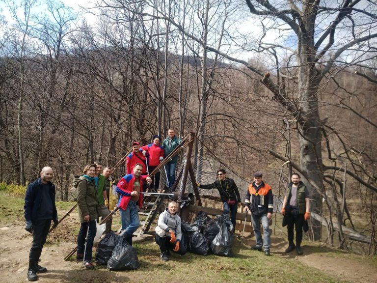 Волонтери у Карпатах облаштували турмаршрут до бункера полковника Грома (ФОТО)