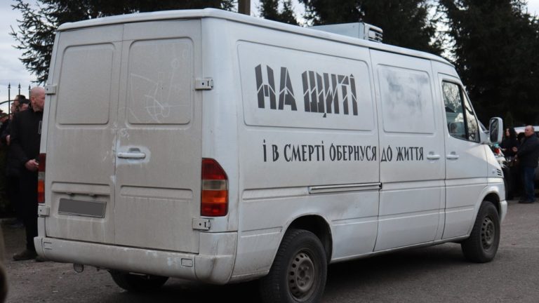 У Франківську збирають на рефрижератор для перевезення тіл загиблих воїнів (ВІДЕО)