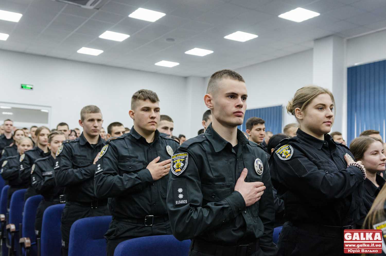 У Франківську випускники релокованого з Луганська університету отримали дипломи та перші офіцерські звання (ФОТО)