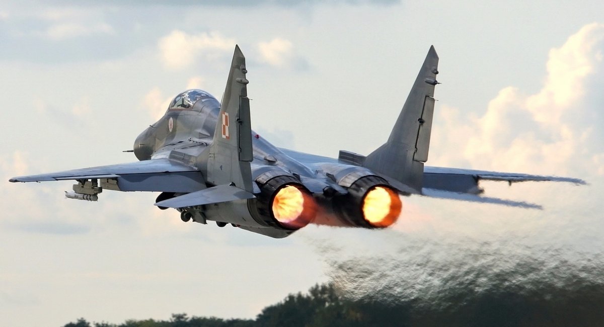 Польща передала Україні перші винищувачі МіГ-29