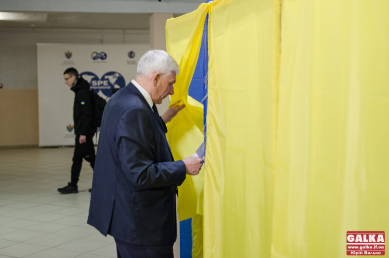 Крижанівський проголосував за наступника: в ІФНТУНГ стартували вибори ректора (ФОТО)