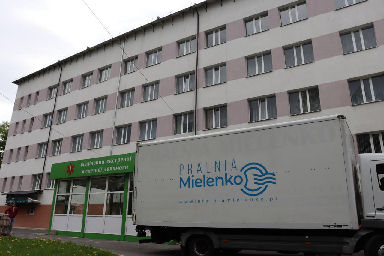 Долинська лікарня отримала від благодійників обладнання для реабілітації