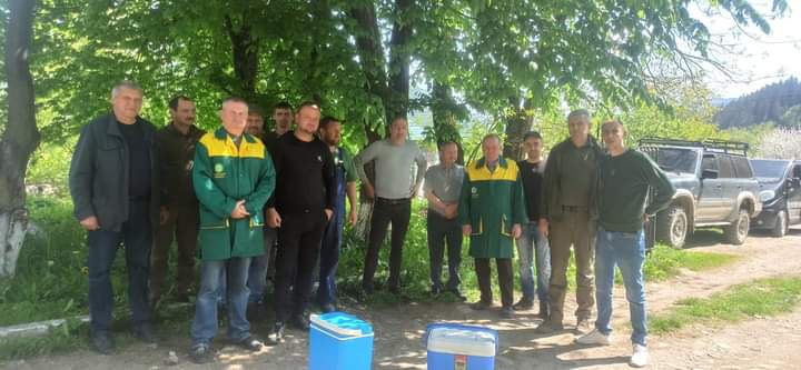 Розкидали 32 тисячі доз приманок: на Прикарпатті завершили етап вакцинації диких тварин (ФОТО)