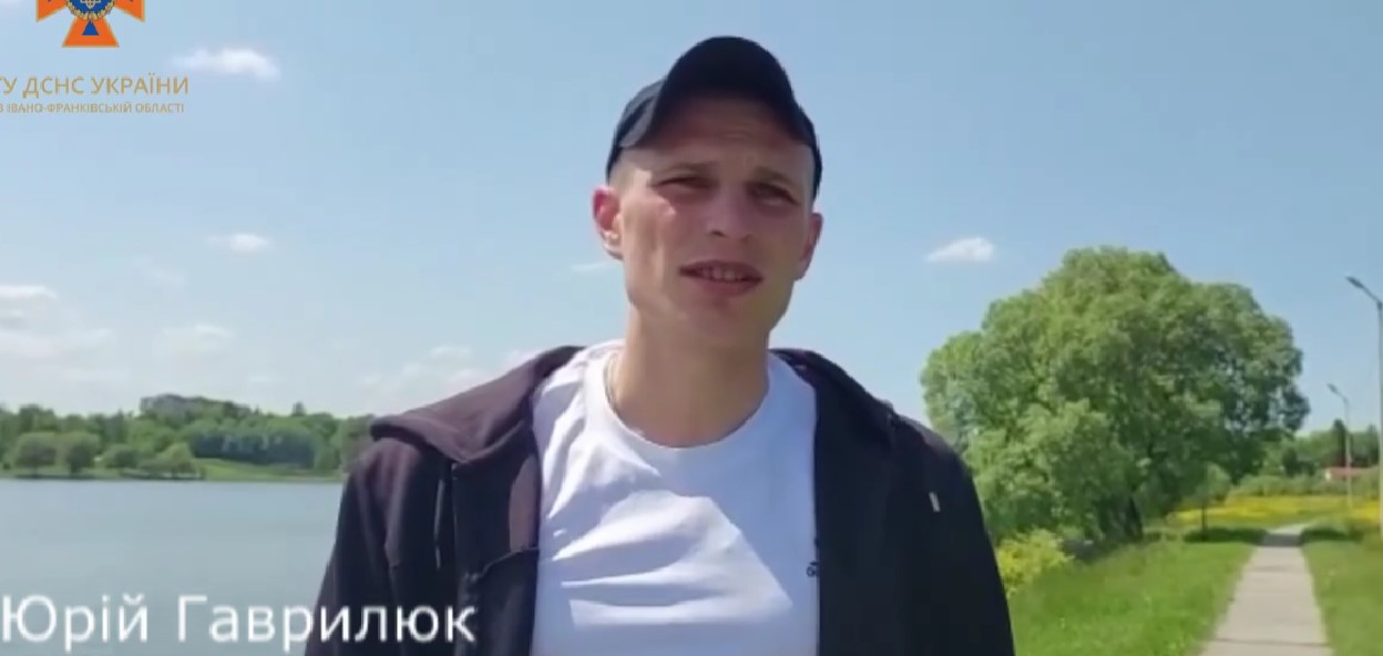 У Долині надзвичайник у свій вихідний врятував дитину, яка тонула (ВІДЕО)