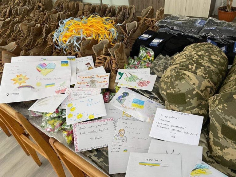 Для ЗСУ: франківські ліцеїсти зібрали 110 тисяч гривень на благодійному ярмарку