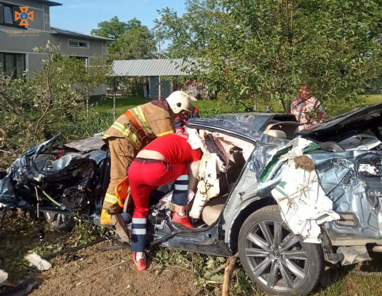 У ДТП на Косівщині загинула людина, ще двоє з травмами – у лікарні (ФОТО)