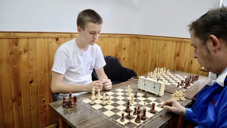 15-річний коломиянин Юрій Хріновський – у трійці найкращих шахістів Європи (ФОТО)