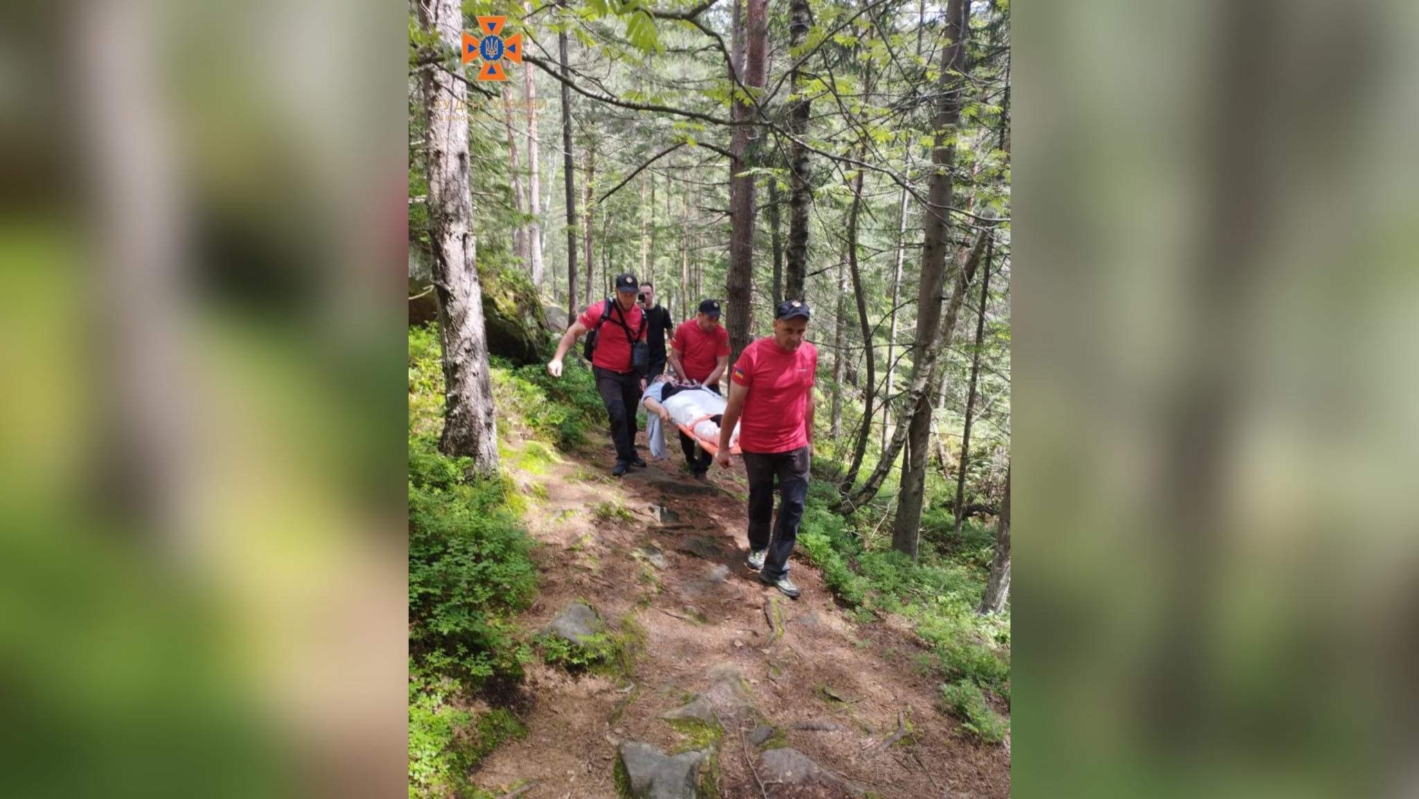 На скелях Довбуша врятували травмовану жінку (ФОТО)