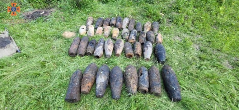 У Поляницькій громаді знайшли майже чотири десятки застарілих авіабомб (ФОТО)