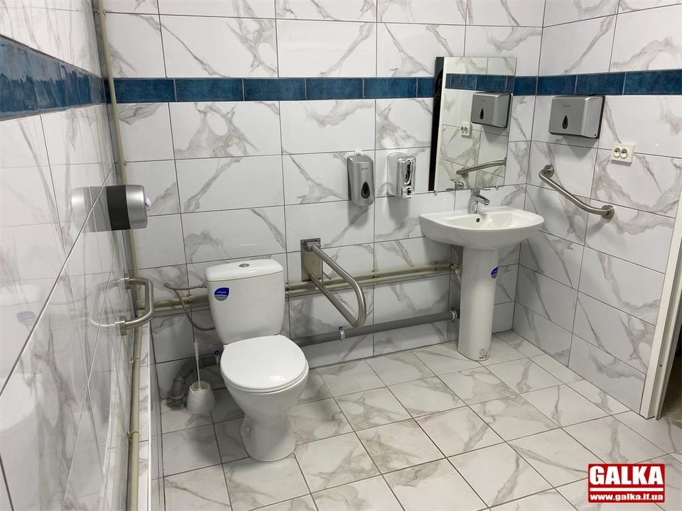 У франківському пологовому оновили санвузли. Один з них – в укритті (ФОТО)