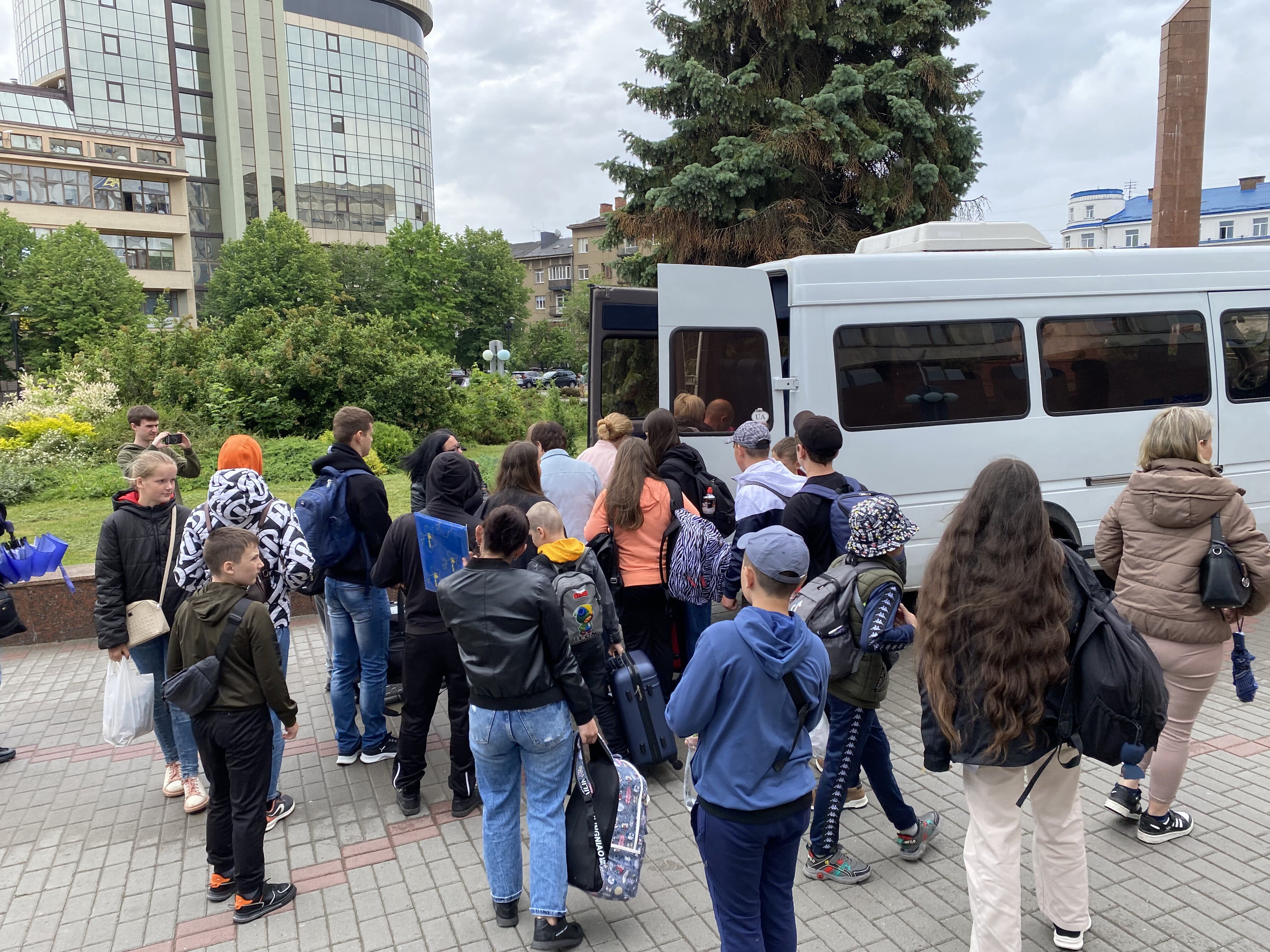 Для дітей поранених та загиблих бійців влаштували відпочинок у Карпатах