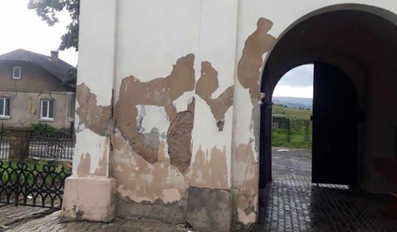Буревій пошкодив храм Святого Пантелеймона ХІІ століття, пам’ятку Галицько-Волинського князівства (ФОТО)