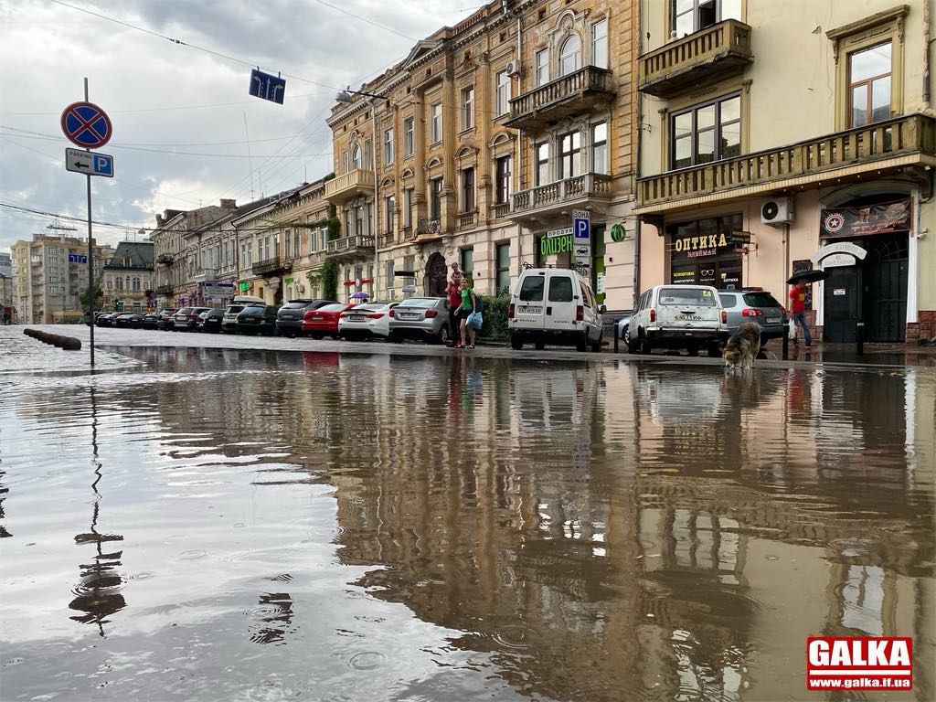 Будуть незручності: Січових Стрільців розкопають, аби центр не підтоплювало після дощів