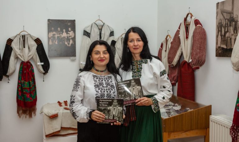 У Косівському музеї презентували книгу про автентичний одяг (ФОТО)