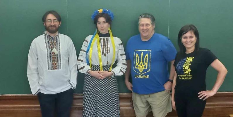 Викладачка з Франківська навчала української мови американських студентів в США (ФОТО)