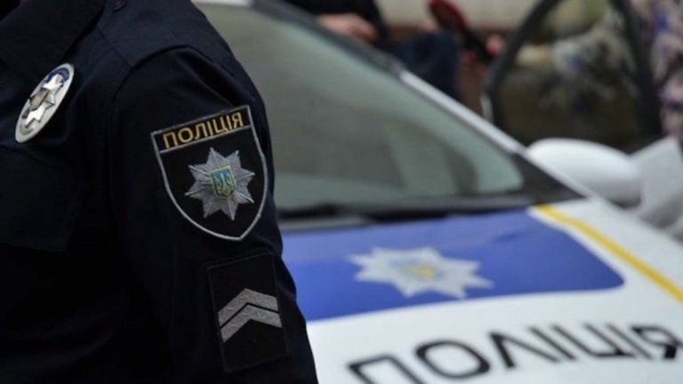 На Городенківщині водій пропонував поліції хабар, аби ті “не помітили” перевезення деревини (ФОТО)