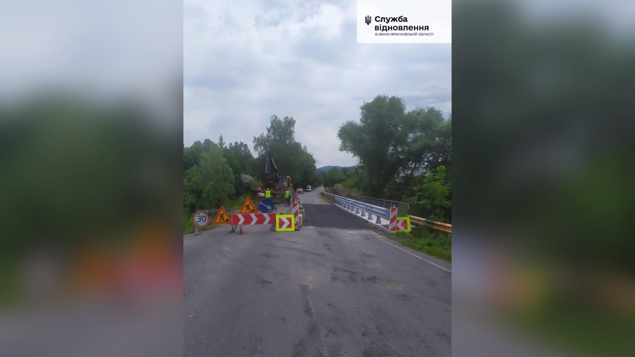 На Косівщині відремонтували пів моста й частково відновили рух трасою Татарів – Кам’янець-Подільський (ФОТО)