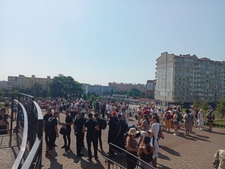 Франківські прочани теж вирушили на прощу до Крилоса (ФОТО)