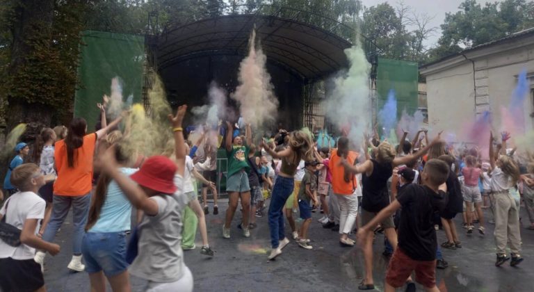 У Франківську відбувся одноденний дитячий табір “Літо прощавай” (ФОТО)