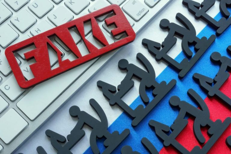 Польські провокації, «депортація» українців та фальшиві документи про Волинь: добірка дезінформації за тиждень